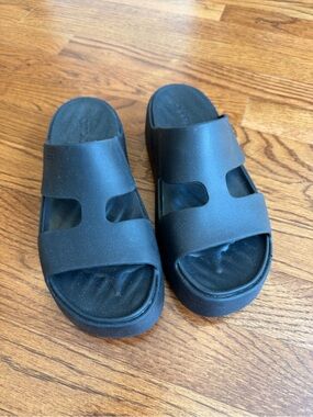 Crocs Black Platform Slide Sandals Women’s 6